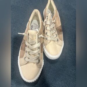 Blowfish Women's Rose Gold Sneakers